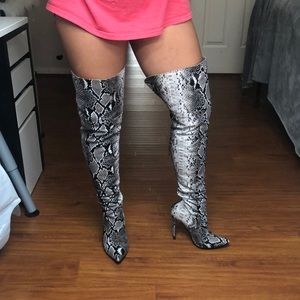 Women's thigh-high boots
